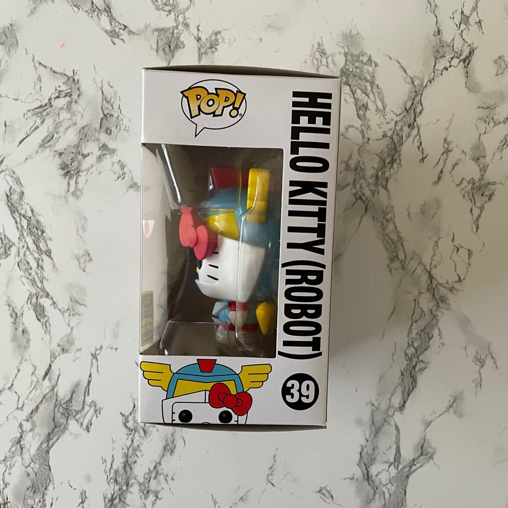 Hello Kitty Funko Pop 39 - Picture 7 of 9